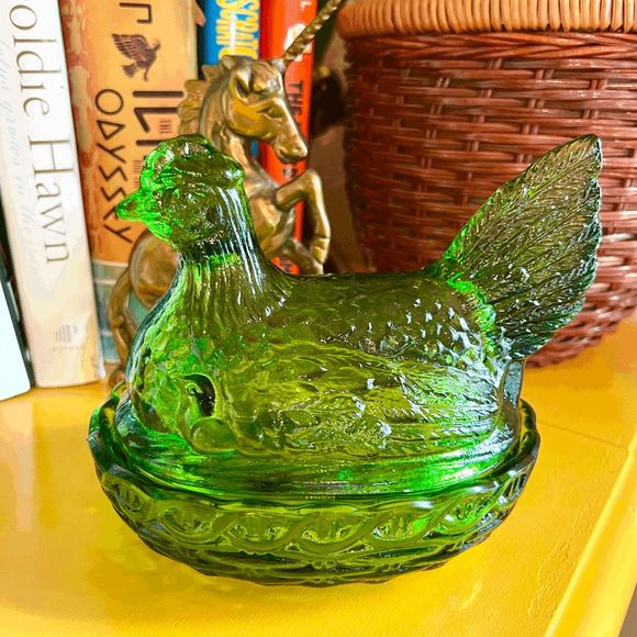 Vintage LE Smith Antique Green 6-Inch Hen On Nest - Picture 1 of 7